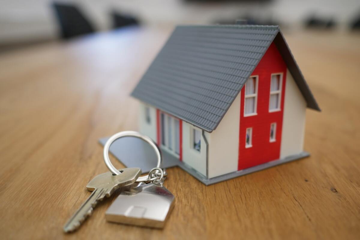 What an Appraisal Gap Means (and How Buyers Cover It Without Draining Savings)